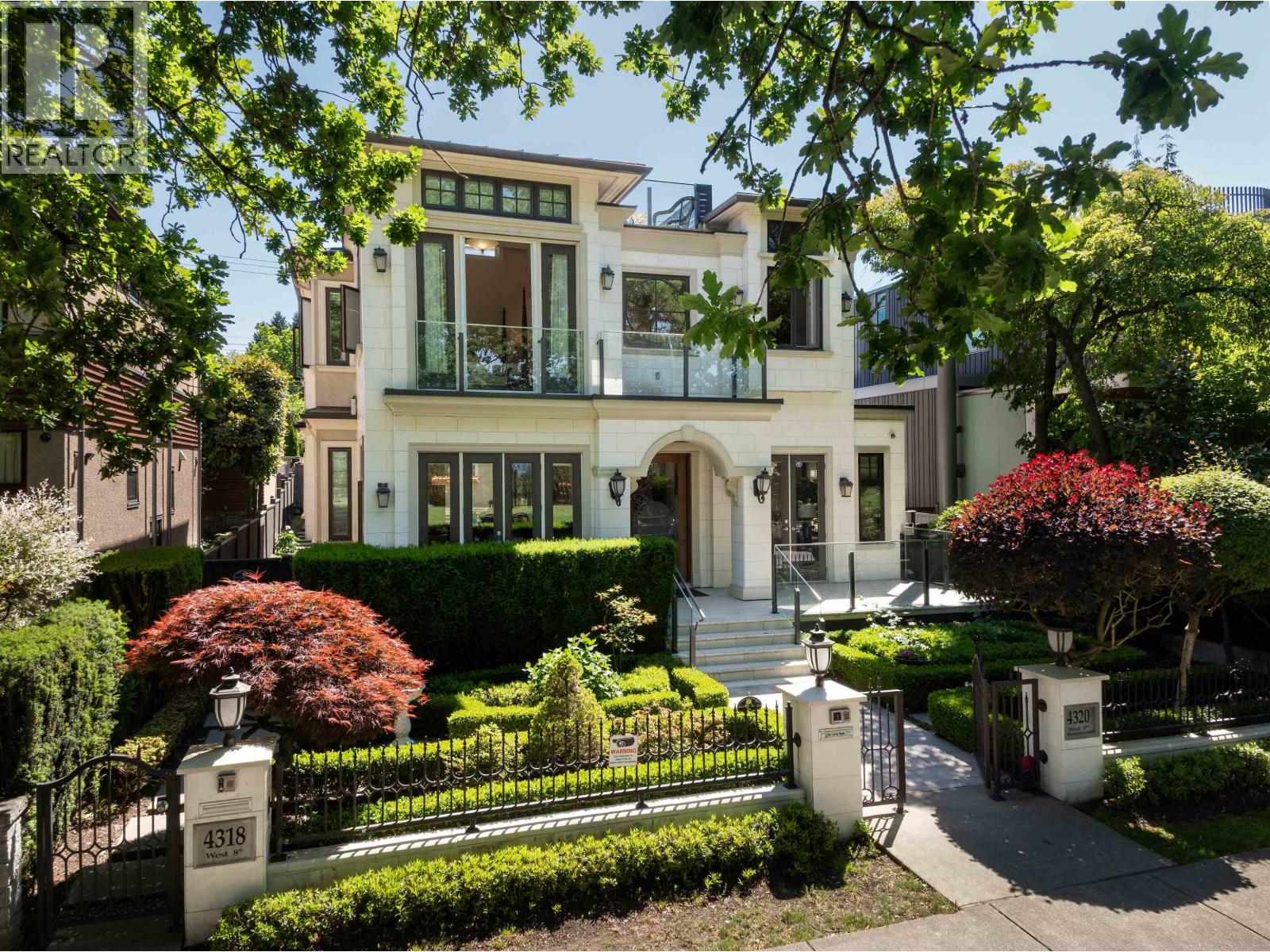 4320 W 8TH AVENUE|Vancouver, British Columbia V6R2A1
