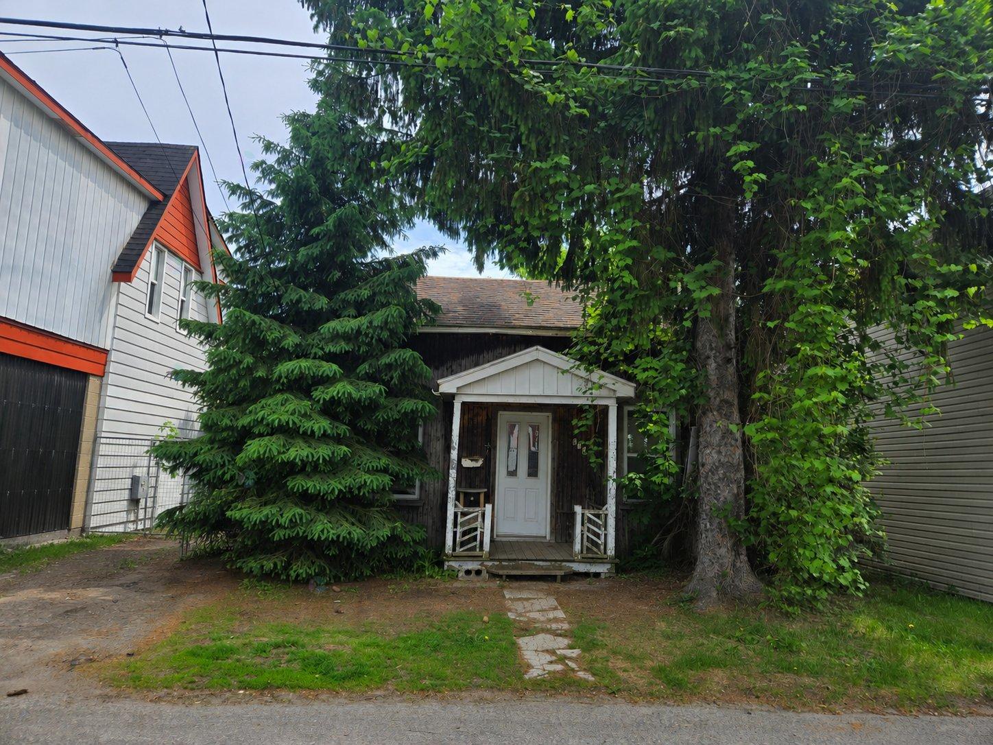 620 Rue du Collège, Lachute, Quebec J8H1S7