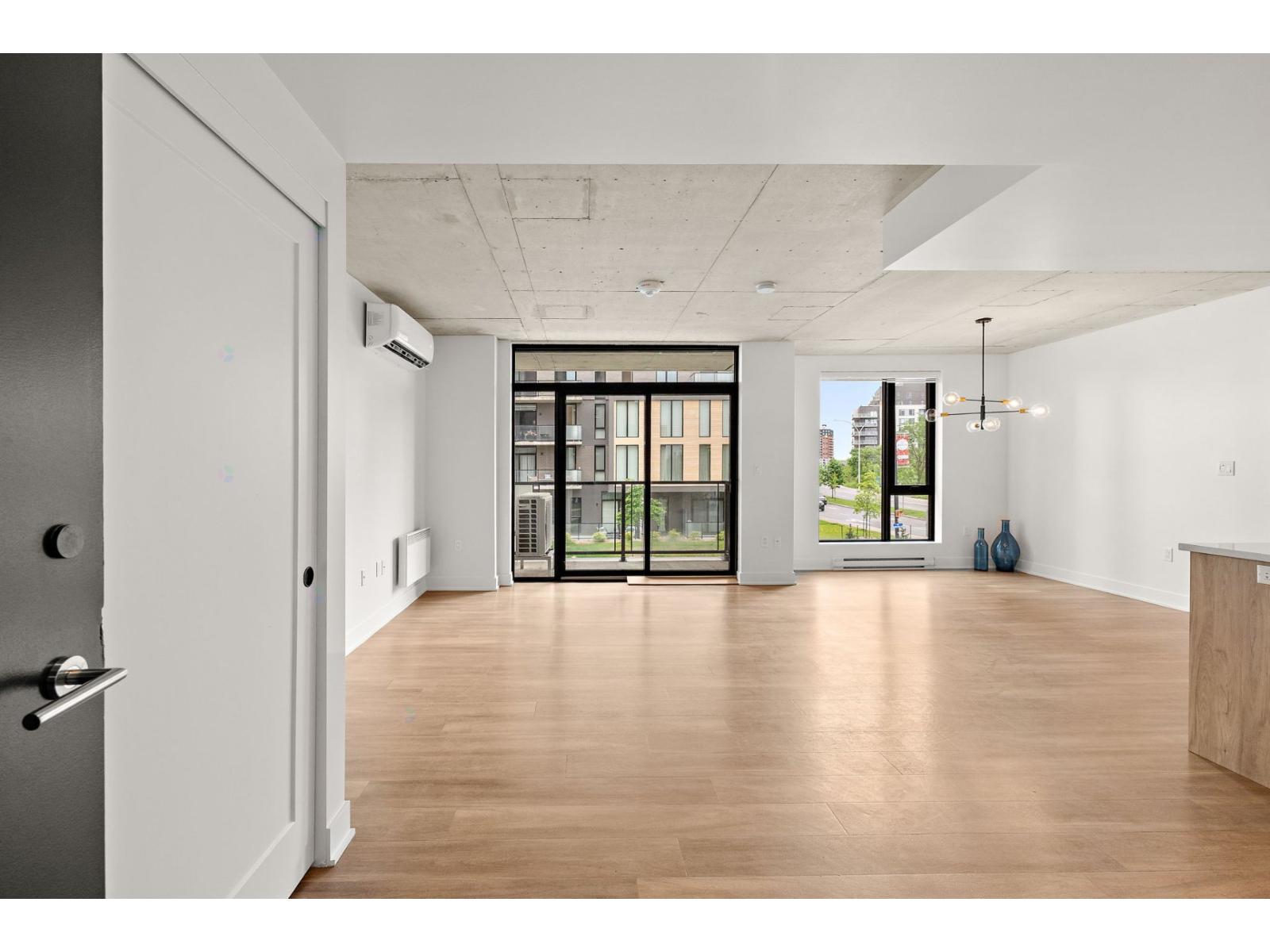 3440 Boul. St-Elzear O.