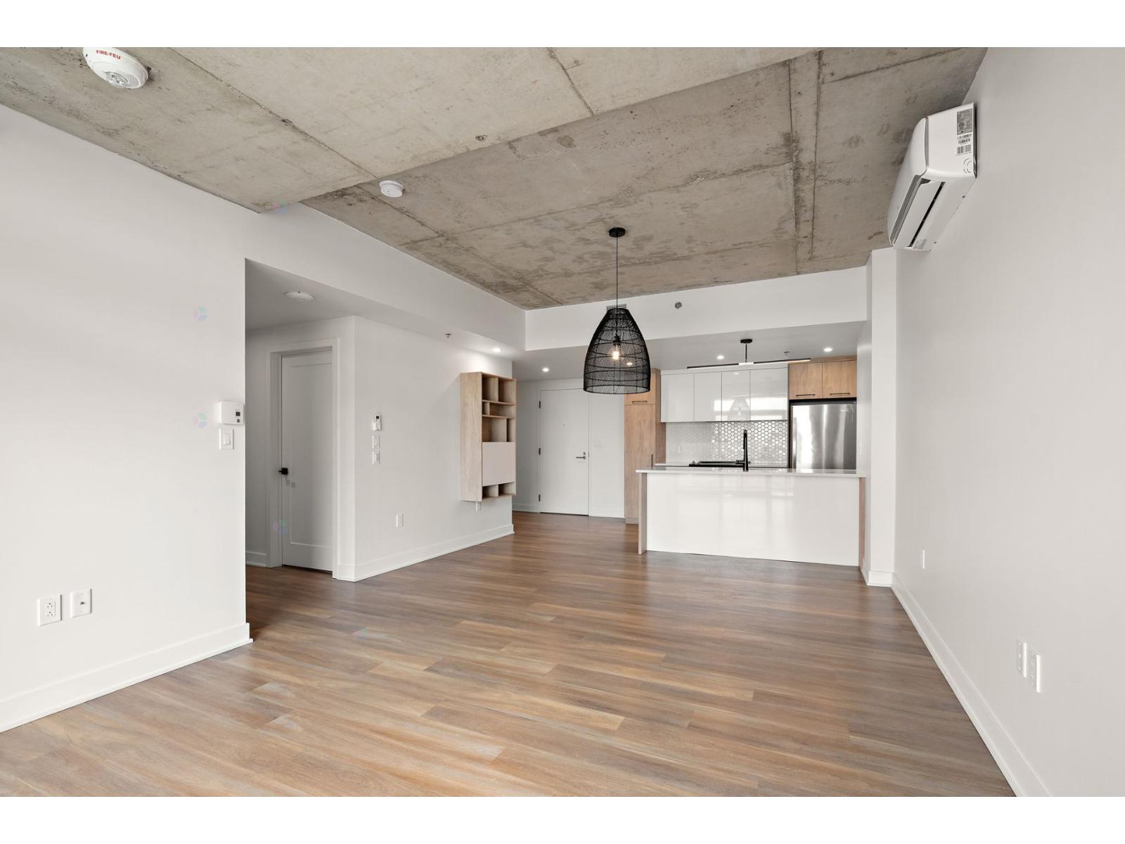 3440 Boul. St-Elzear O.