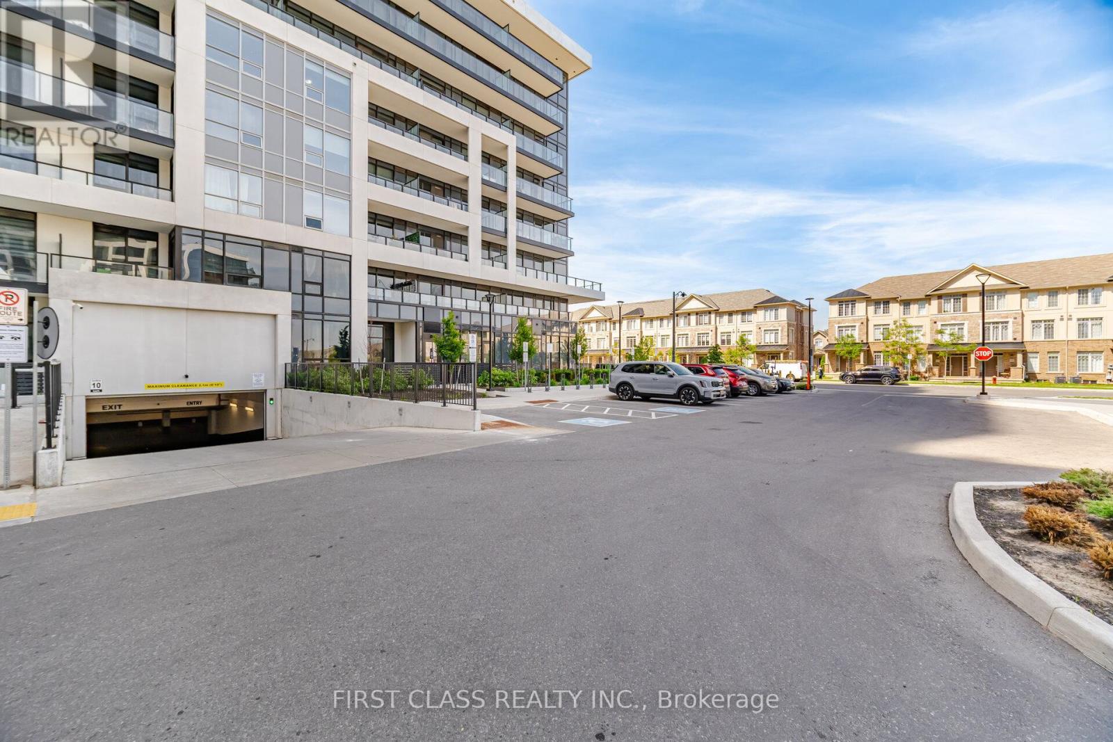 For sale: 3220 WILLIAM COLTSON AVENUE, Oakville (JM Joshua Meadows