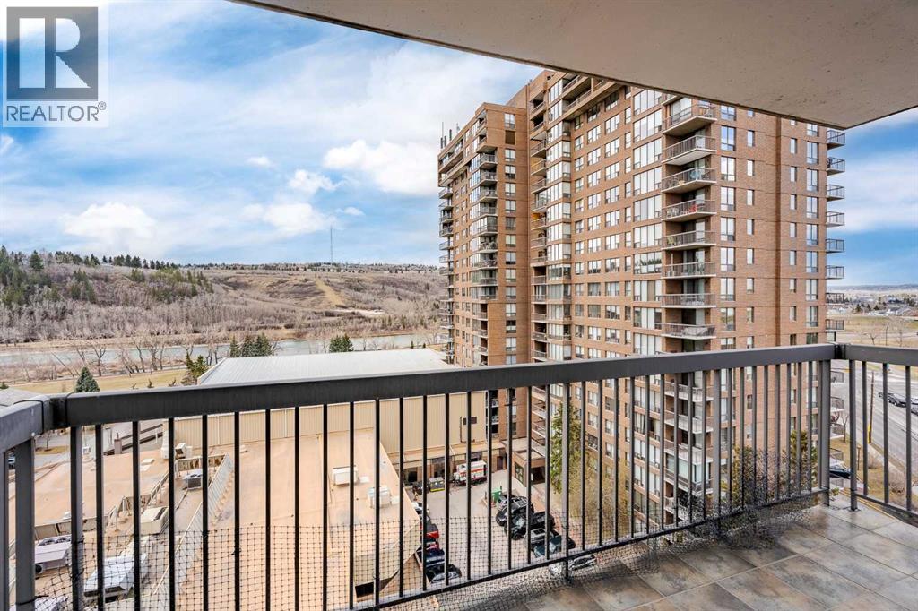 Apartment for Sale in 1002, 145 Point Drive NW|Calgary, Alberta T3B4W1 5