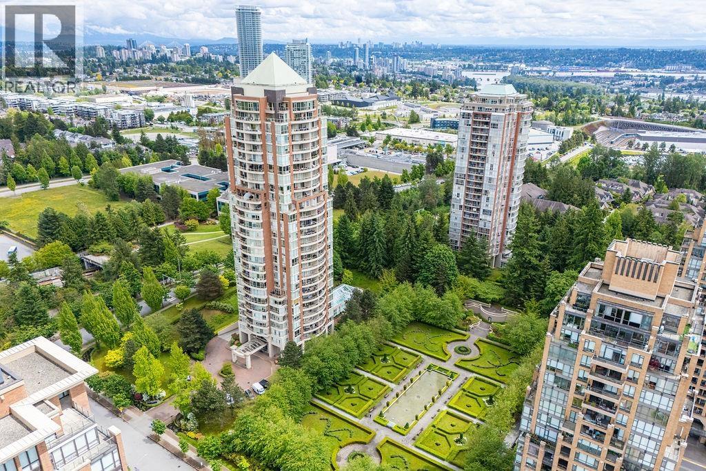 902 6838 STATION HILL DRIVE|Burnaby, British Columbia V3N5A4