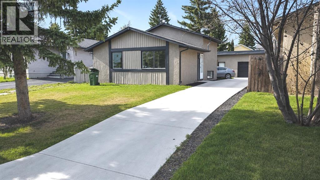 House for Sale in 6420 26 Avenue NE|Calgary, Alberta T1Y3V1