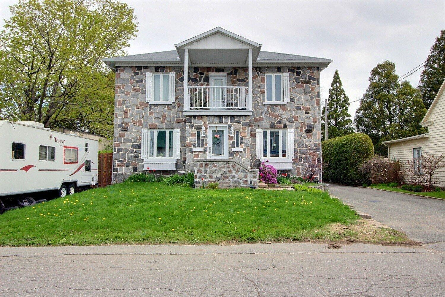 275-277 Rue de Monseigneur-Plessis, Nicolet, Quebec J3T1C2