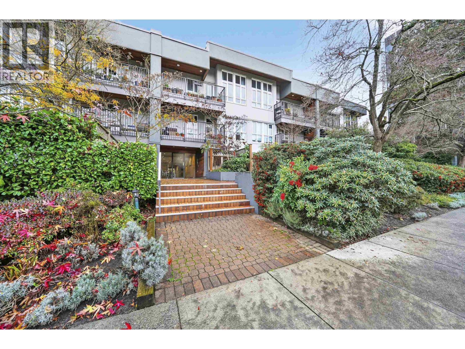 104 1551 W 11TH AVENUE|Vancouver, British Columbia V6J2B5