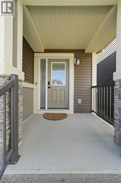 House for Sale in 623 Savanna Crescent NE|Calgary, Alberta T3J5P2 3