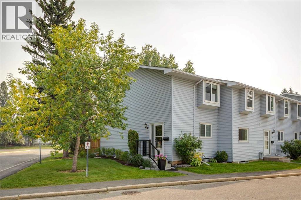 Row / Townhouse for Sale in 83, 4810 40 Avenue SW|Calgary, Alberta T3E1E5