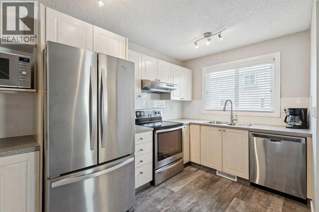 Row / Townhouse for Sale in 83, 4810 40 Avenue SW|Calgary, Alberta T3E1E5 3