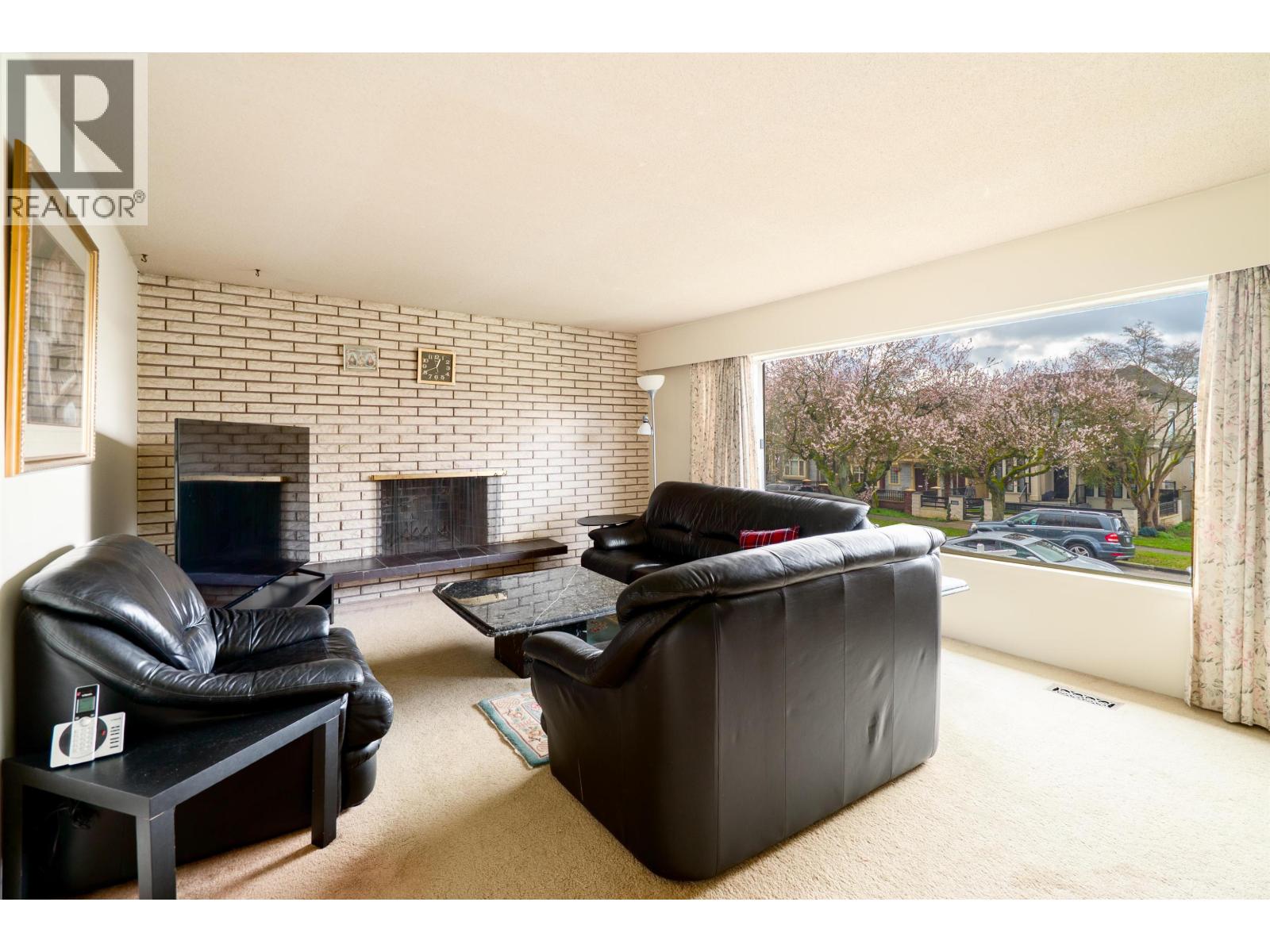 437 E 55TH AVENUE|Vancouver, British Columbia V5X1N3