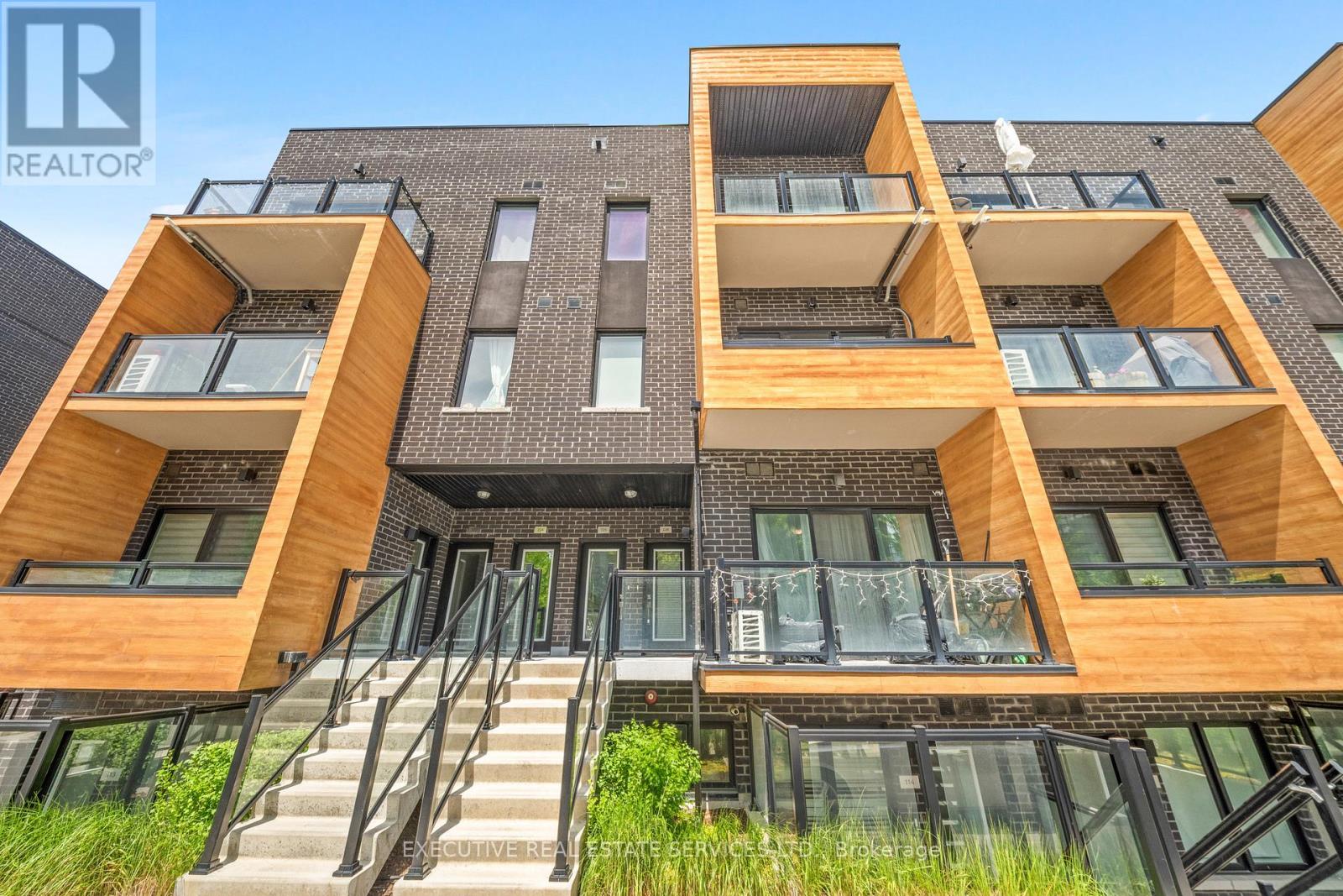 Row / Townhouse for Sale in 226 - 1145 JOURNEYMAN LANE|Mississauga (Clarkson), Ontario L5J0B5 3