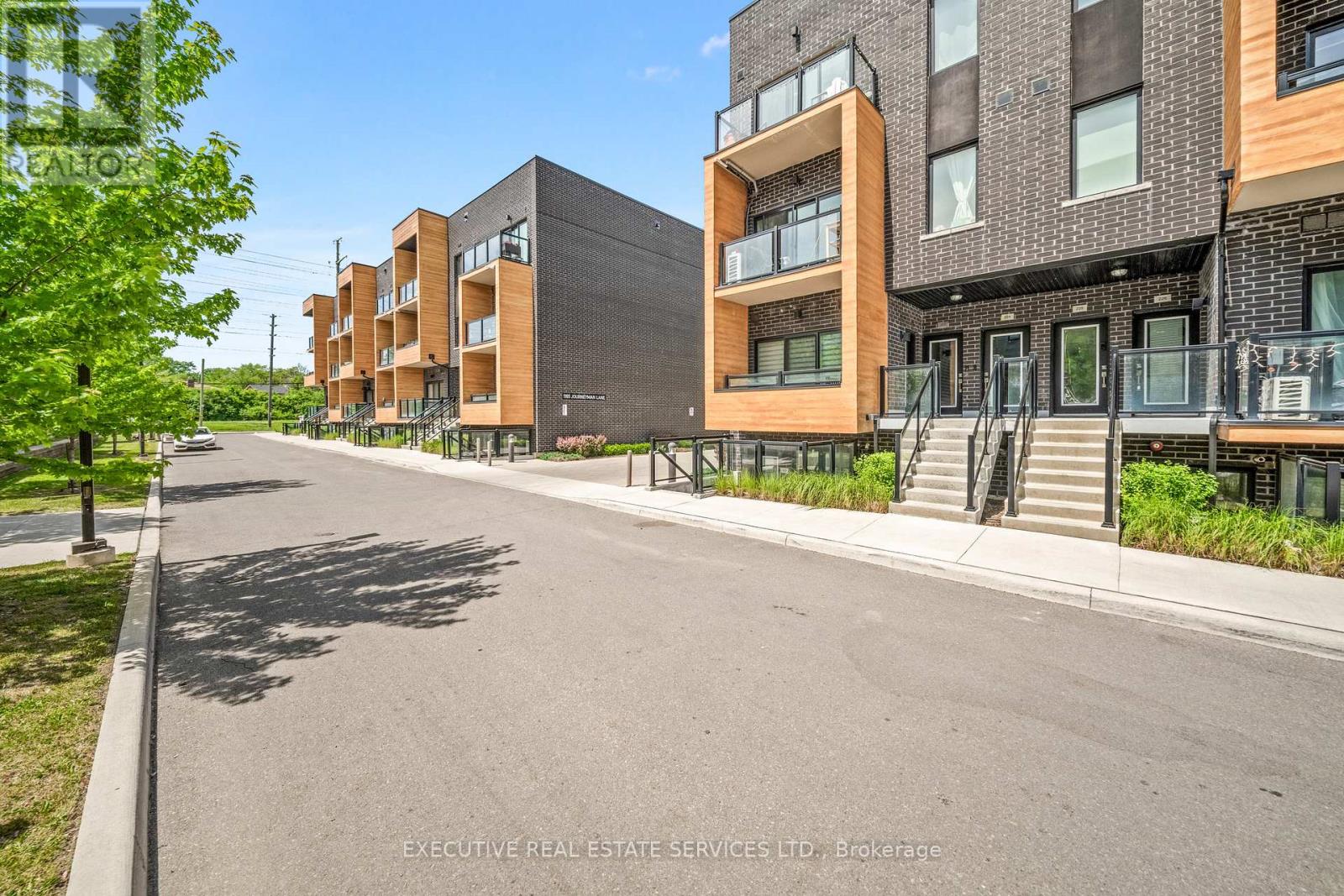 Row / Townhouse for Sale in 226 - 1145 JOURNEYMAN LANE|Mississauga (Clarkson), Ontario L5J0B5 5