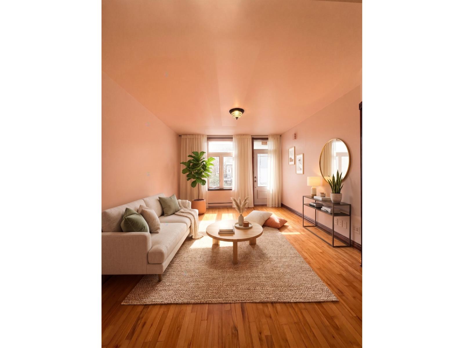 3819 Rue Claude