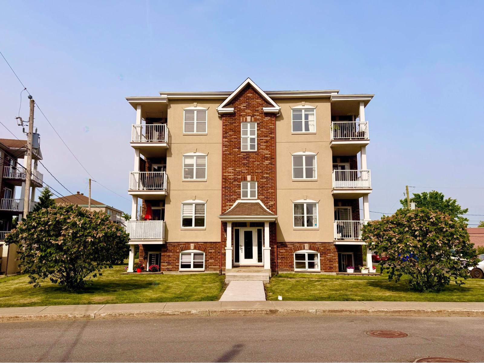 2420 Rue des Roseaux, #102, Marieville, Quebec J3M0B8