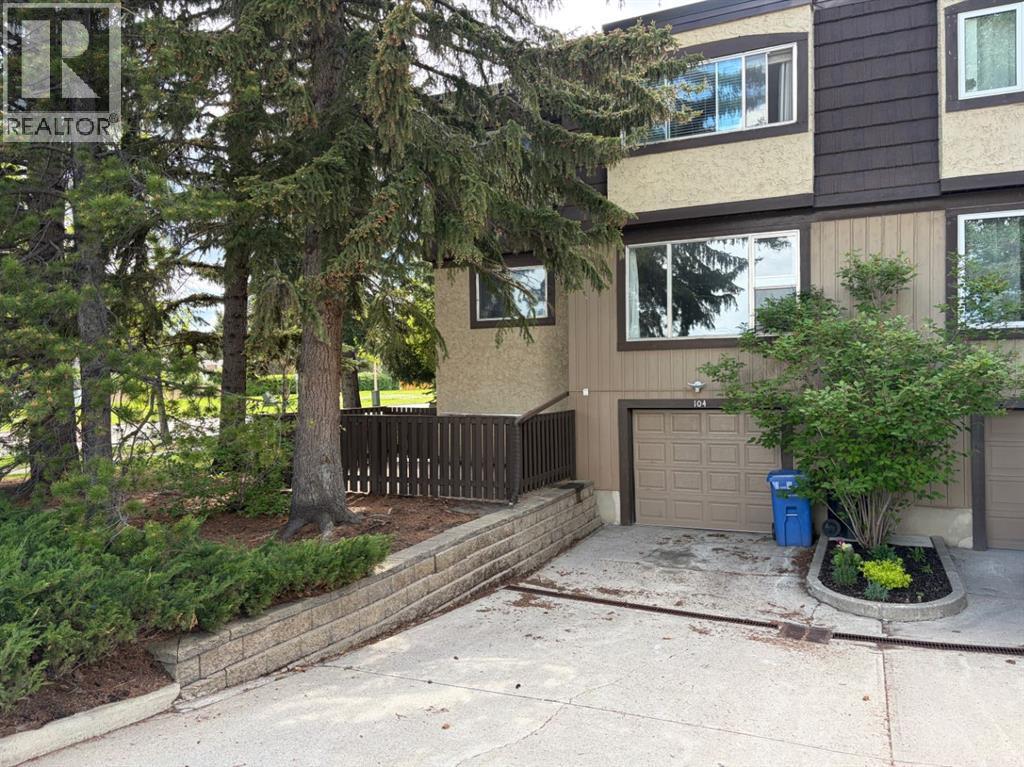 Row / Townhouse for Sale in 104, 3130 66 Avenue SW|Calgary, Alberta T3E5K8