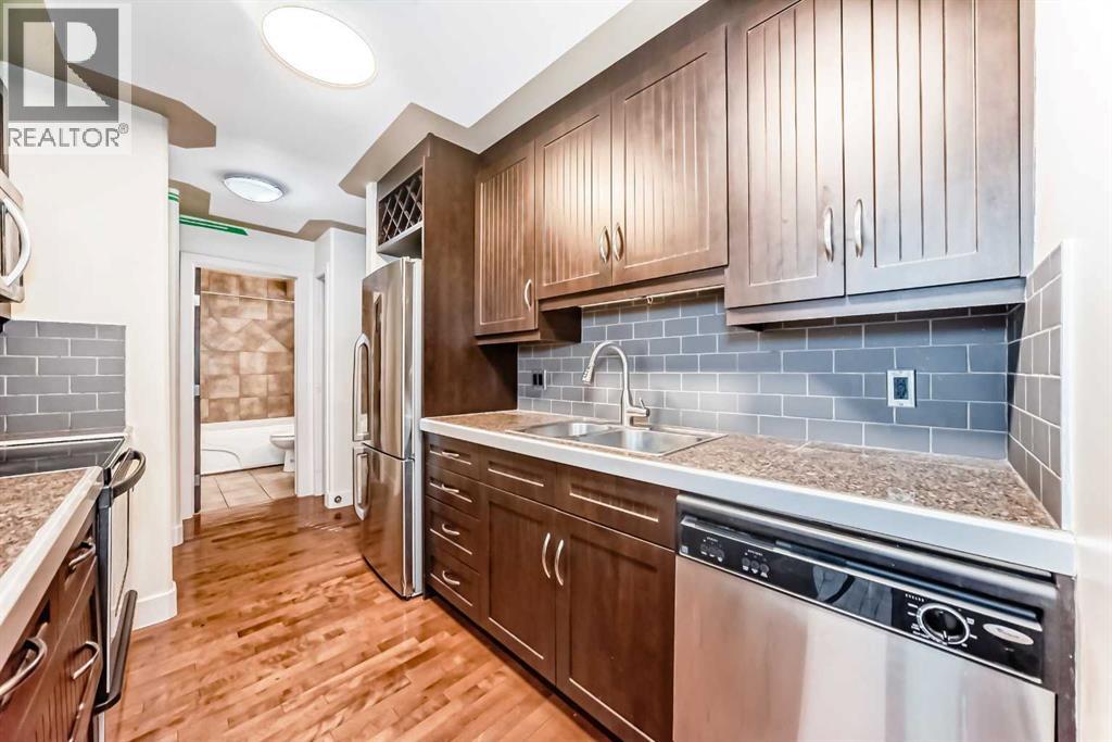 Apartment for Sale in 205, 2417 17 Street SW|Calgary, Alberta T2T4M9 5