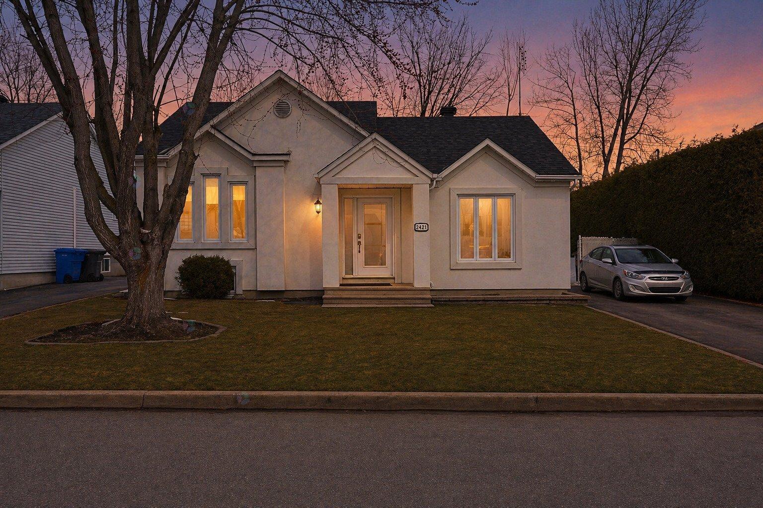 2421 Rue de Bayonne