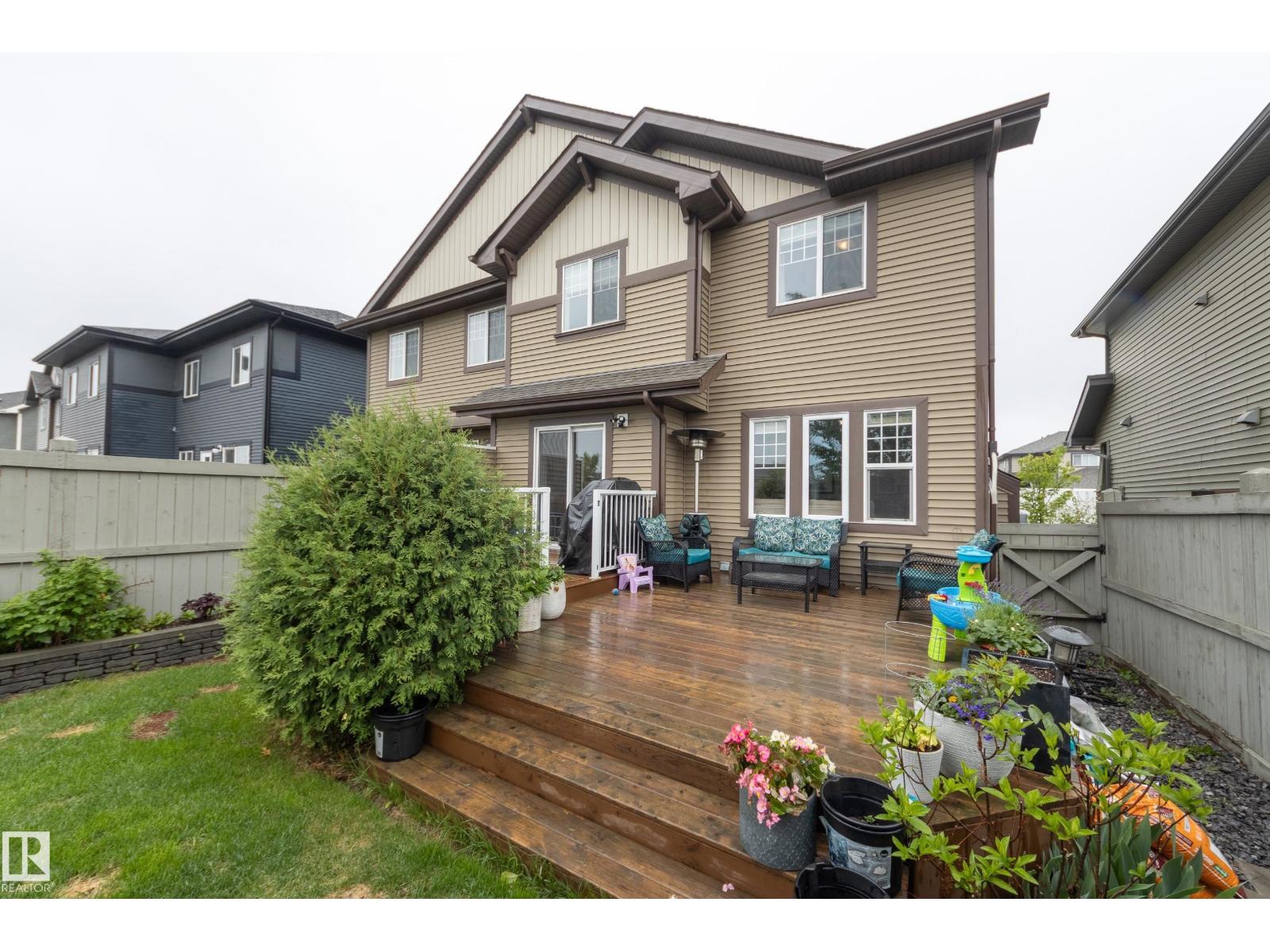 For sale: 9005 217 ST NW, Edmonton, Alberta T5T7C4 - E4492297