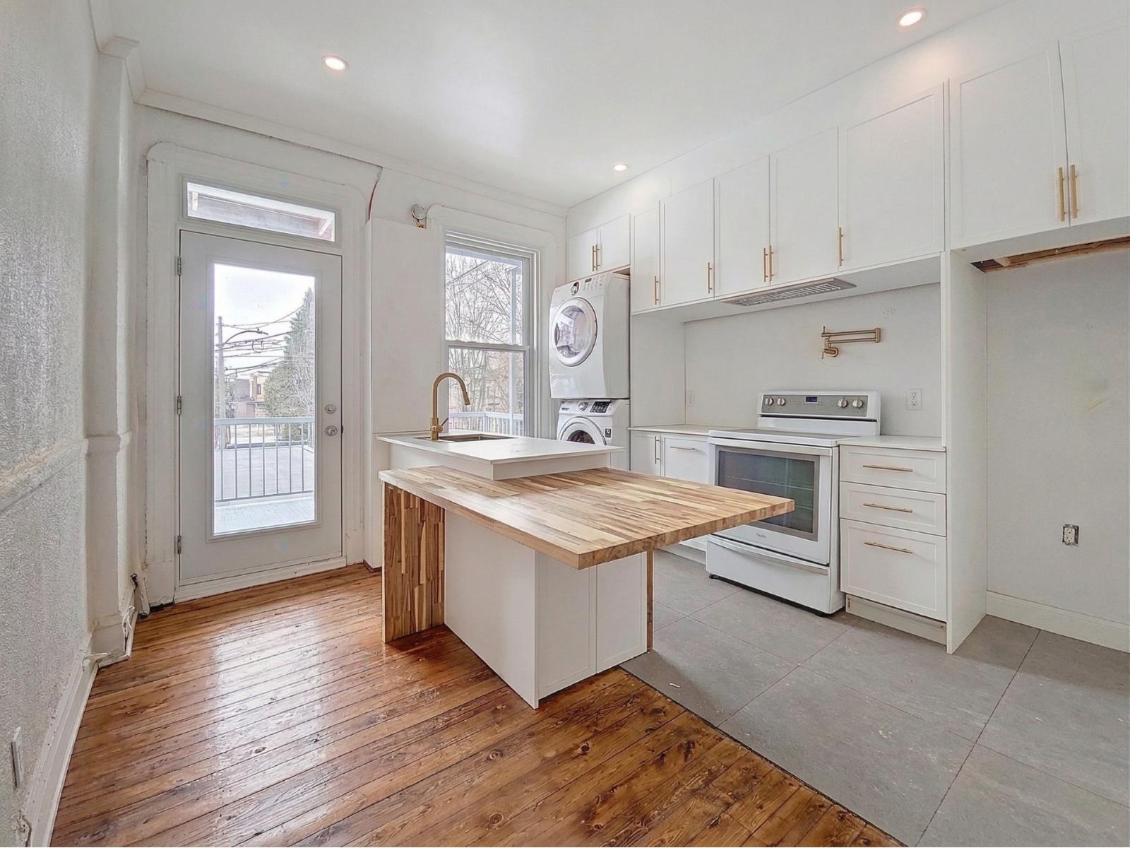 2171 Rue Marie-Anne E.