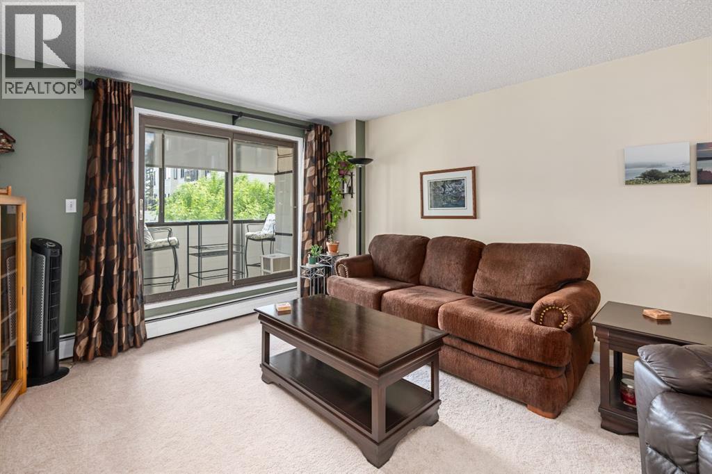 Apartment for Sale in 210, 111 14 Avenue SE|Calgary, Alberta T2G4Z8 2