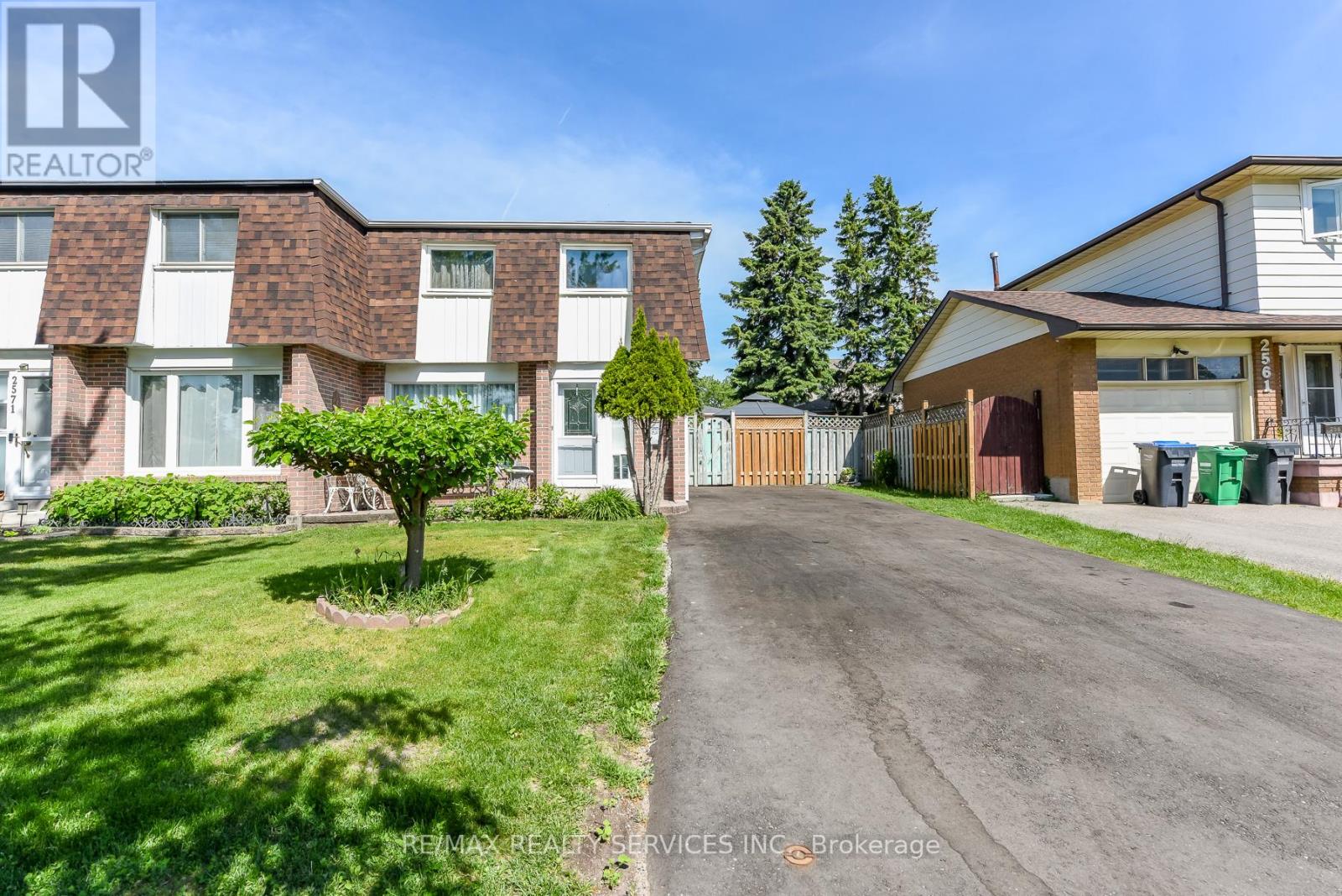 Row / Townhouse for Sale in 2569 LUNDENE ROAD|Mississauga (Clarkson), Ontario L5J3Y9 3