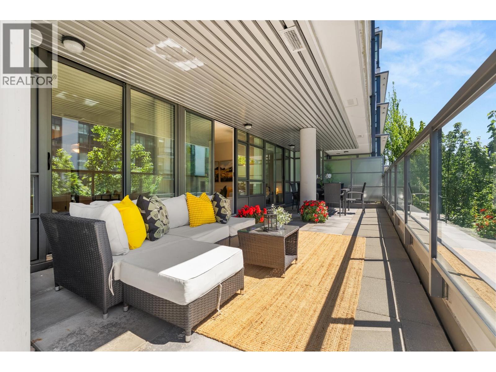 302 2507 MAPLE STREET|Vancouver, British Columbia V6J0E1