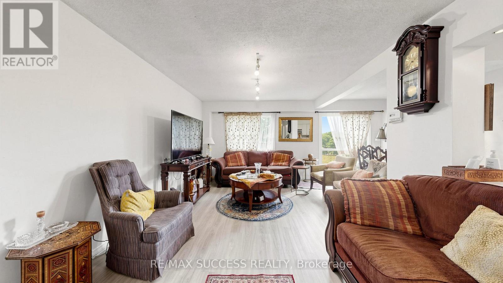 Row / Townhouse for Sale in 19 - 2617 WINDWOOD DRIVE|Mississauga (Meadowvale), Ontario L5N2K6 4