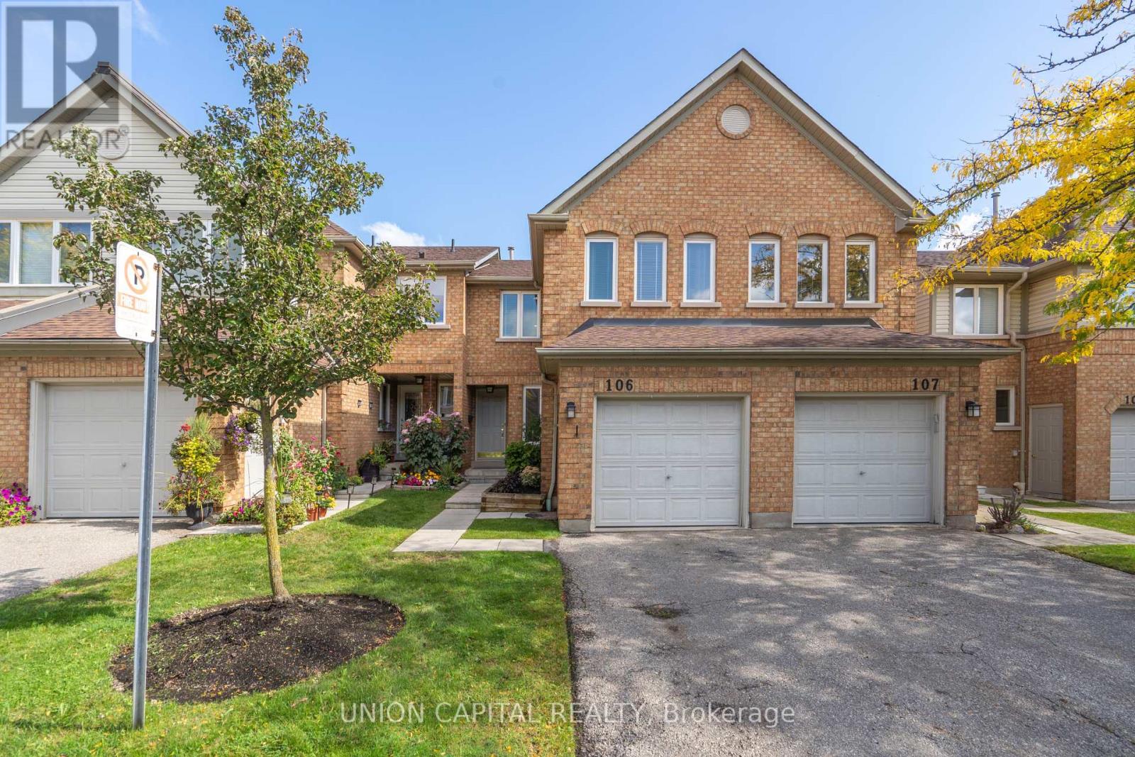 Row / Townhouse for Sale in 106 - 2555 THOMAS STREET|Mississauga (Central Erin Mills), Ontario L5M5P6