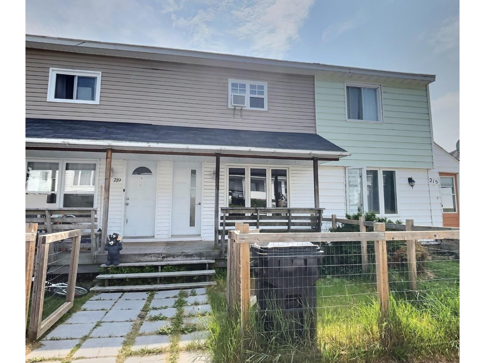 217 Av. Riordon