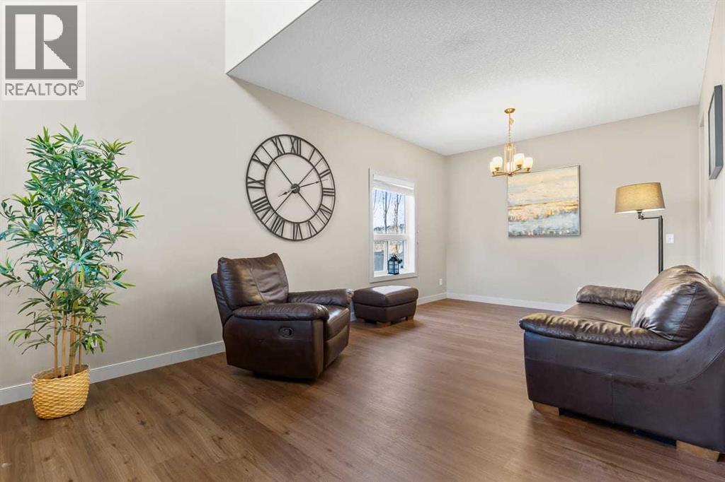 House for Sale in 38 Everhollow Green SW|Calgary, Alberta T2Y0H4 5