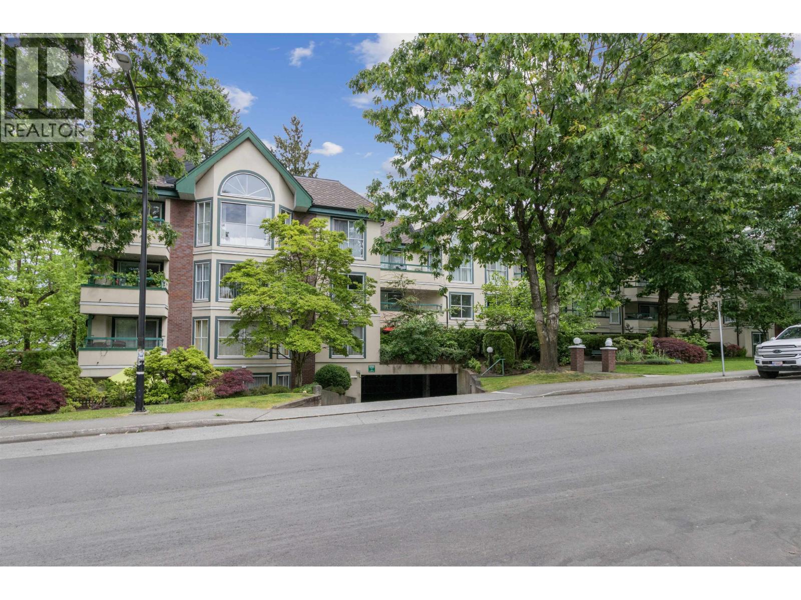 204 5656 HALLEY AVENUE|Burnaby, British Columbia V5H2P8