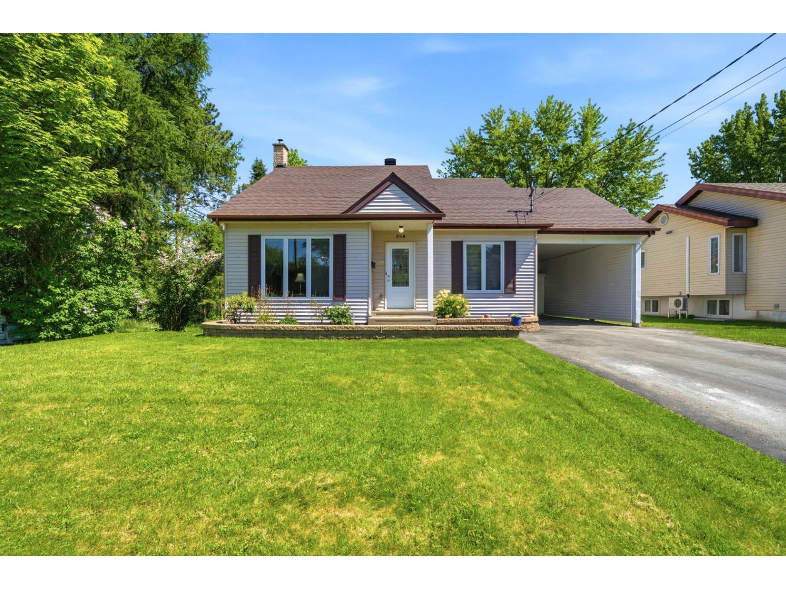 258 Rue Simoneau