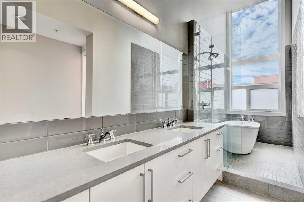 Row / Townhouse for Sale in 208, 2717 17 Street SW|Calgary, Alberta T2T4N4