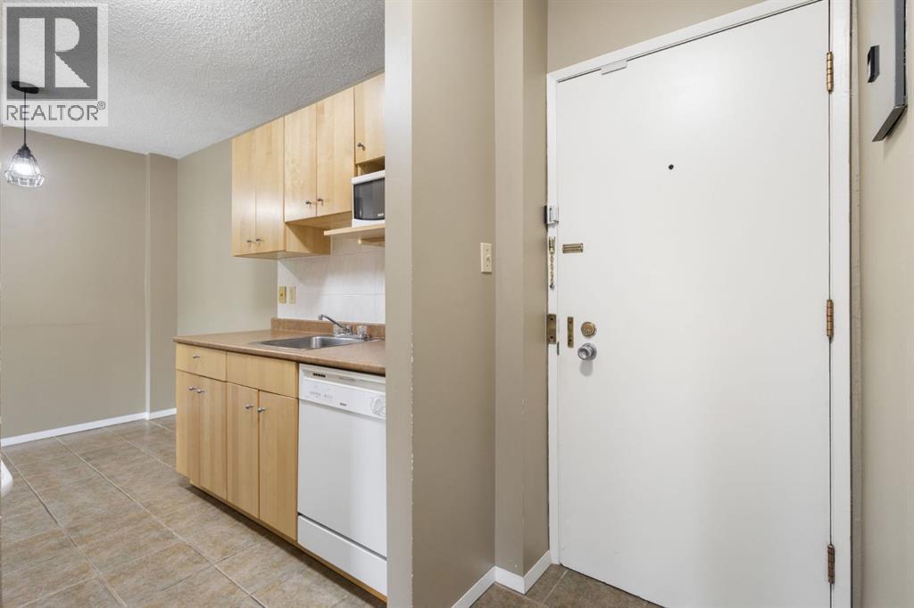 Apartment for Sale in 307, 635 56 Avenue SW|Calgary, Alberta T2V0G9 3