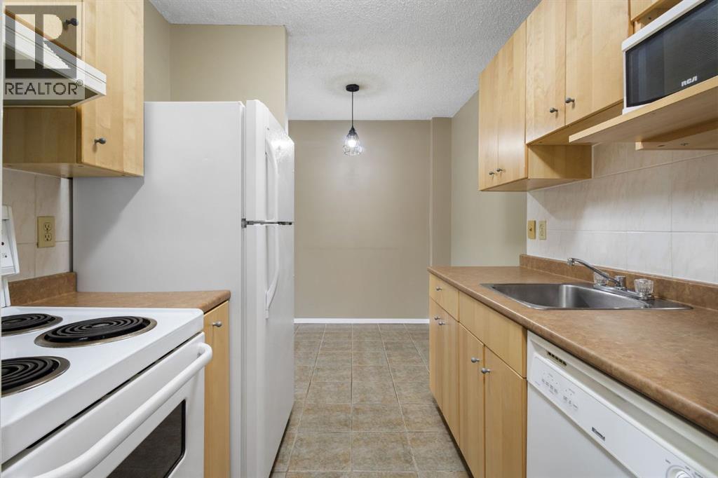 Apartment for Sale in 307, 635 56 Avenue SW|Calgary, Alberta T2V0G9 5
