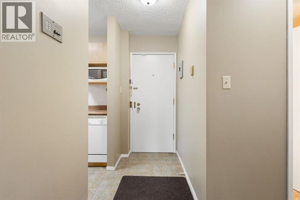 Apartment for Sale in 307, 635 56 Avenue SW|Calgary, Alberta T2V0G9 2