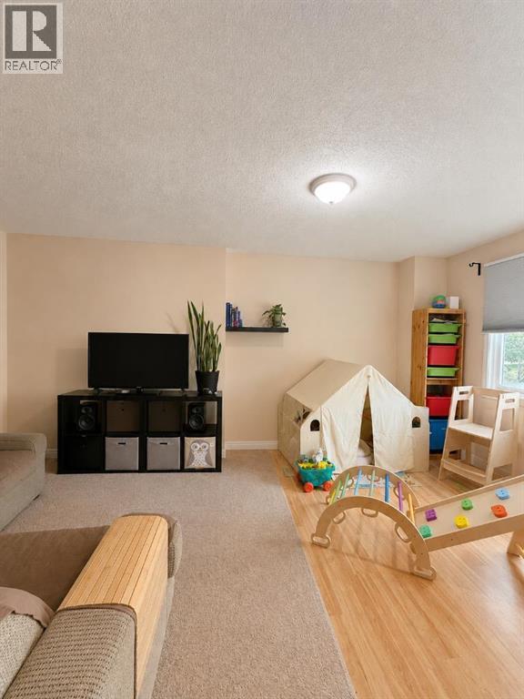 Row / Townhouse for Sale in 29, 4936 Dalton Drive NW|Calgary, Alberta T3A2E4 2