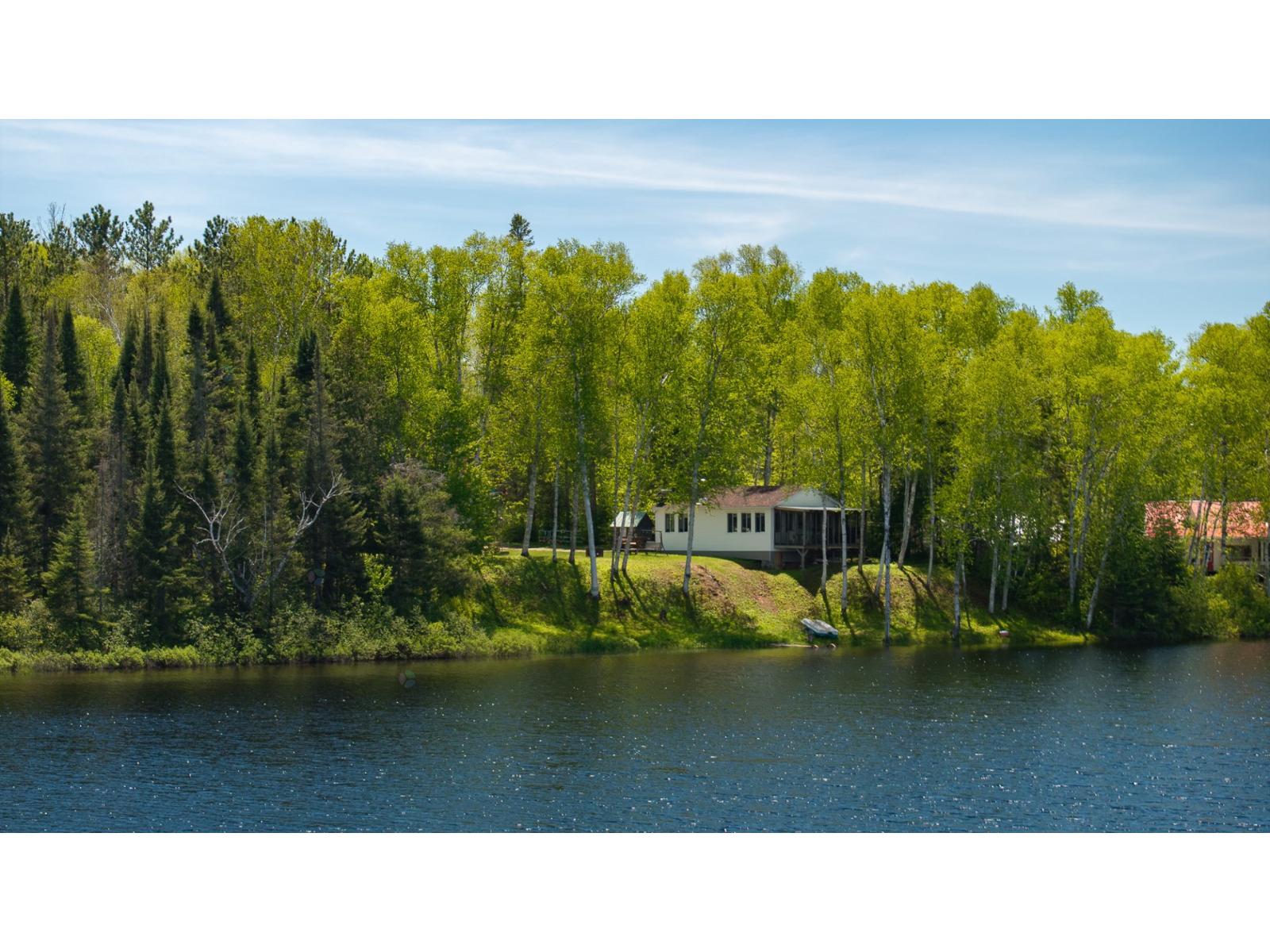 478 Ch. du Lac-Clément