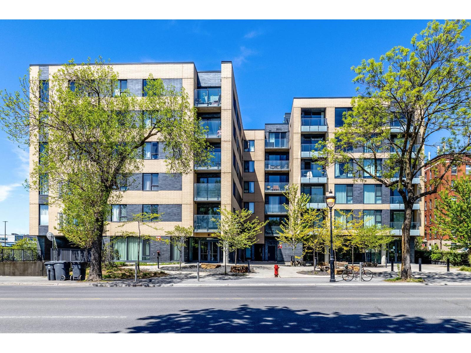 3043 Rue Sherbrooke E.