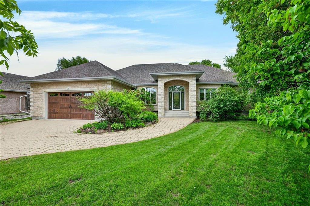 2 STONEBRIDGE Place