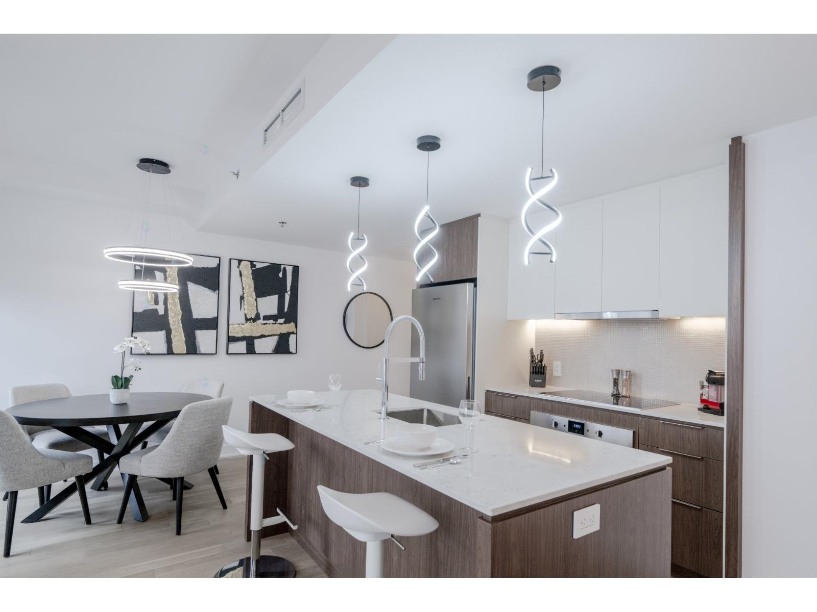 2060 Rue Peel