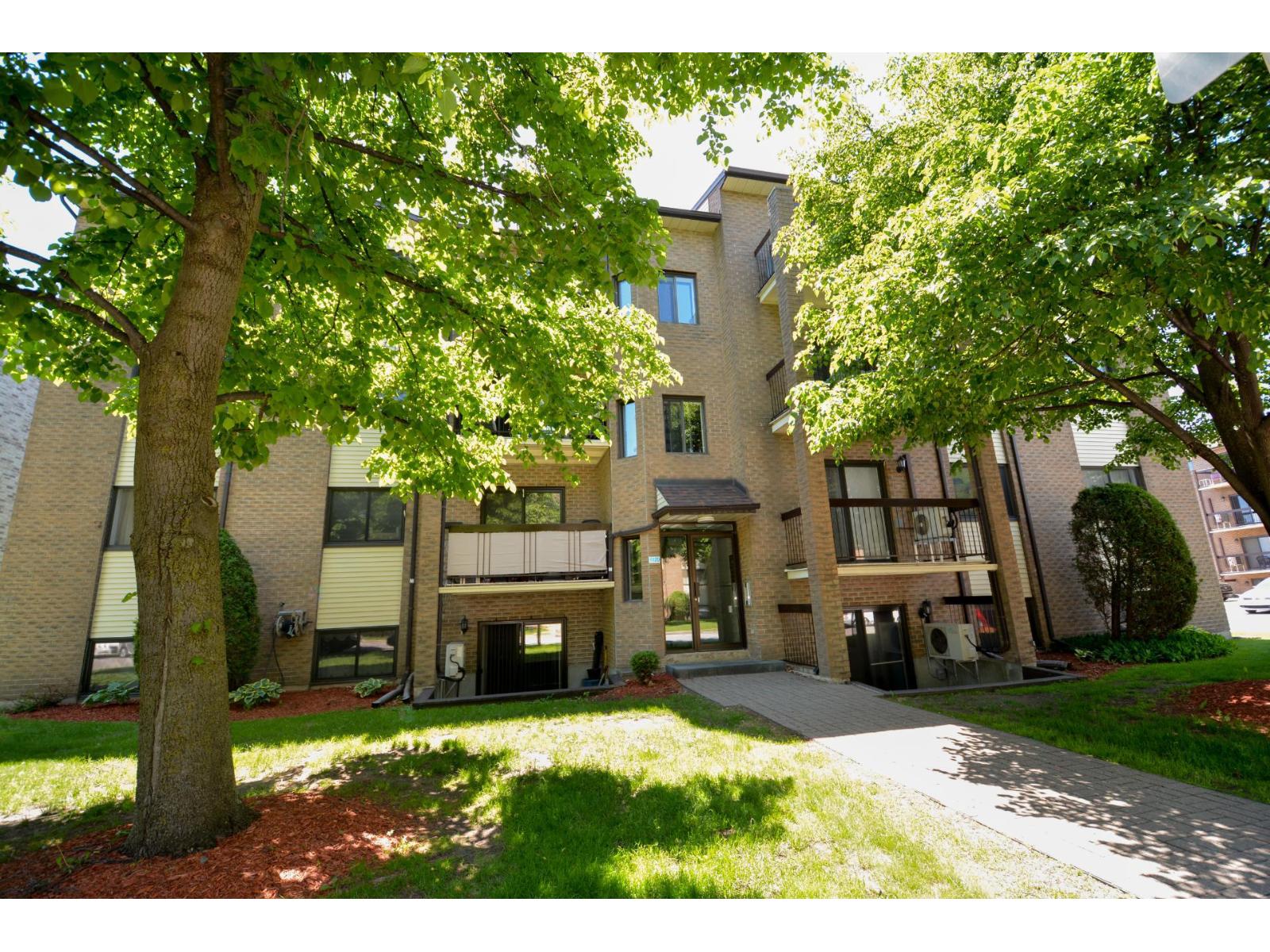 6120 Rue Lise-Charbonneau, #402, Longueuil (Saint-Hubert), Quebec J3Y8M9