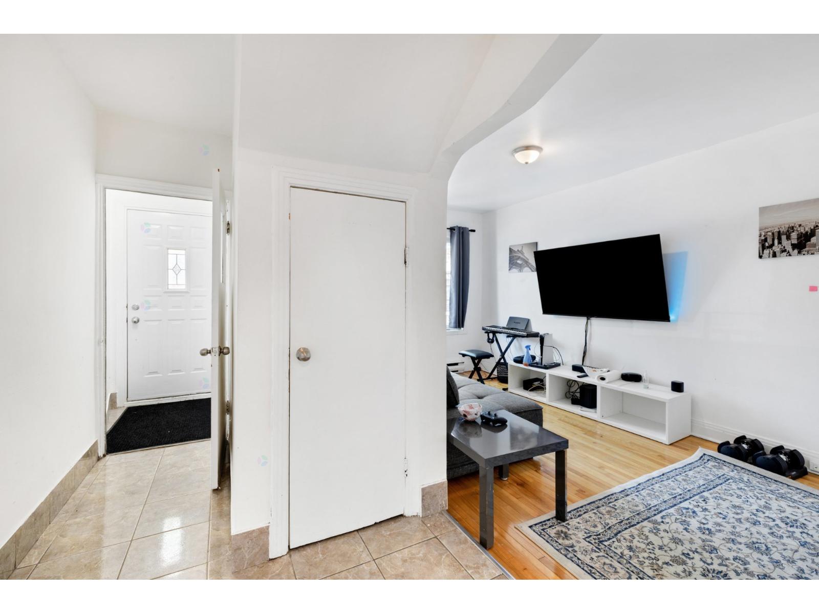 7401-7407 Rue de Bordeaux