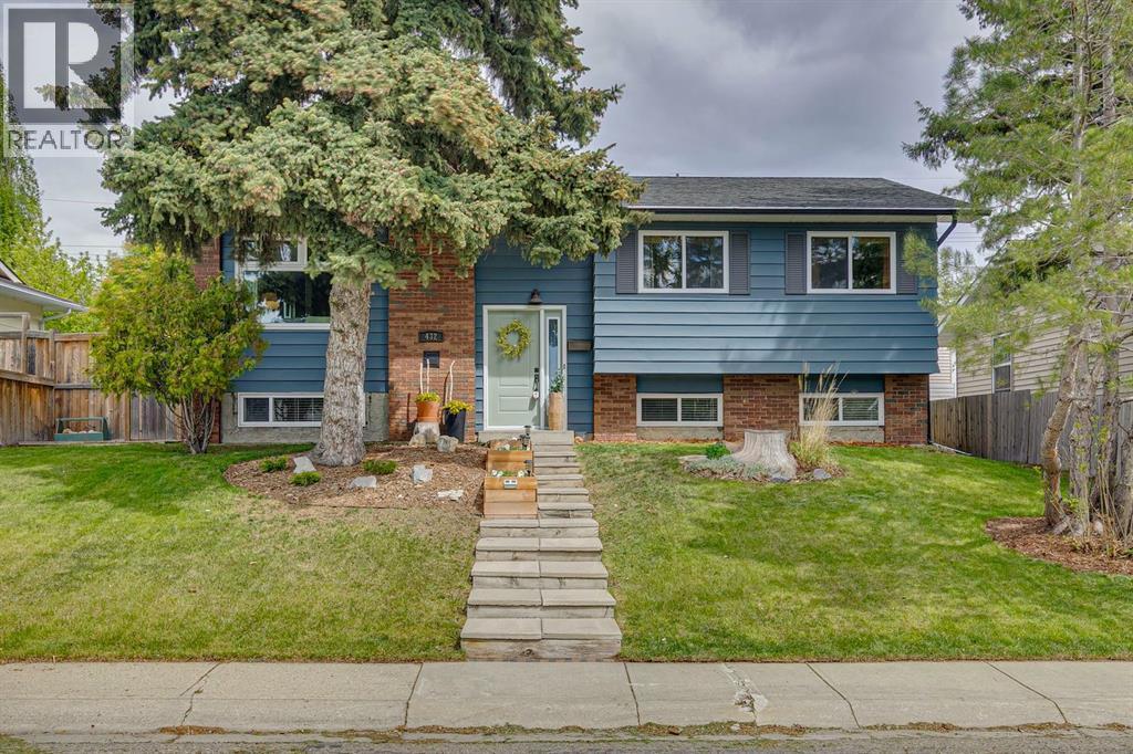 House for Sale in 432 Queensland Road SE|Calgary, Alberta T2J4G9