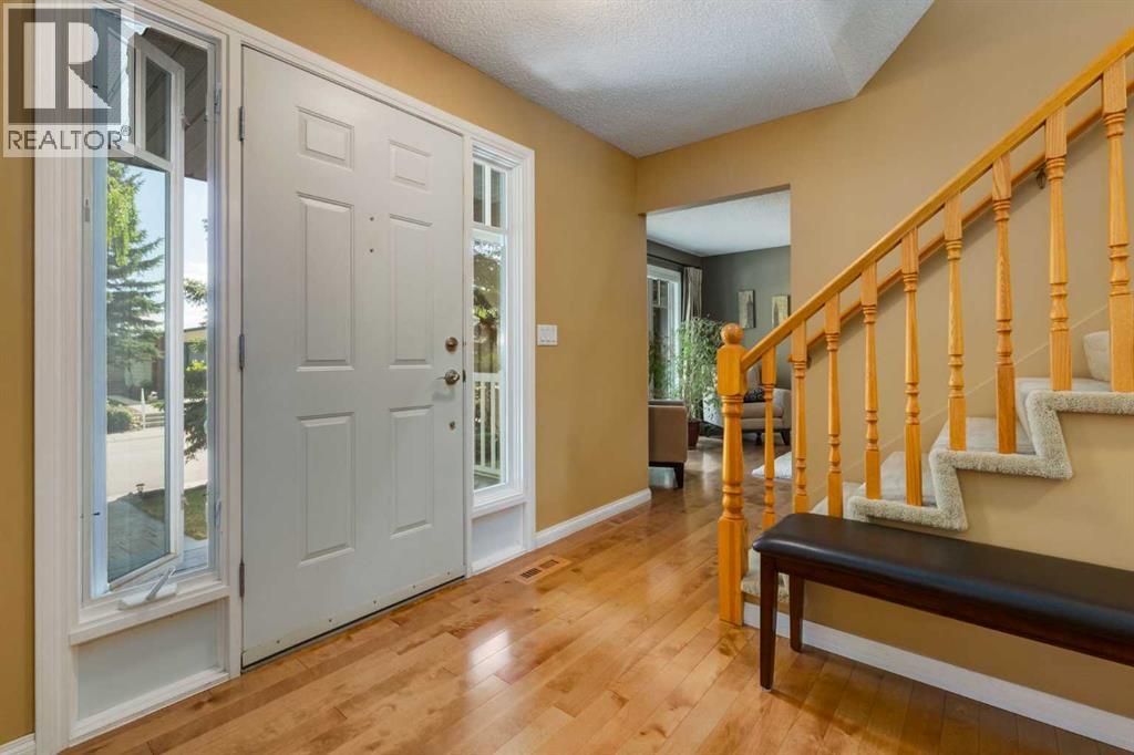 House for Sale in 52 Silver Brook Drive NW|Calgary, Alberta T3B3H3 5