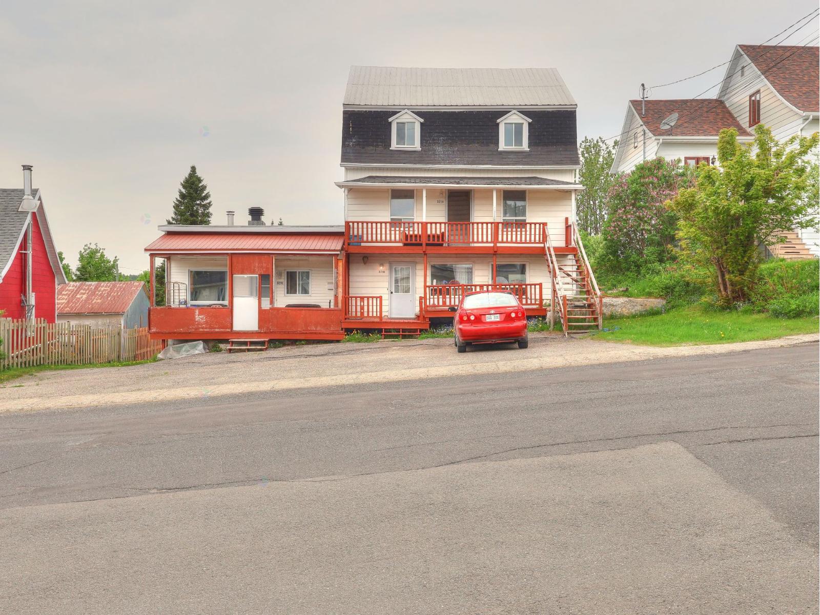 321A-321C 4e Avenue