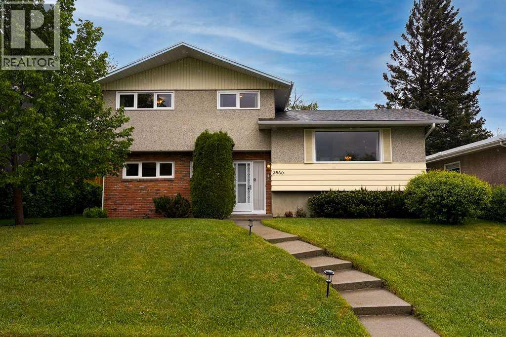 House for Sale in 2960 Conrad Drive NW|Calgary, Alberta T2L1B4