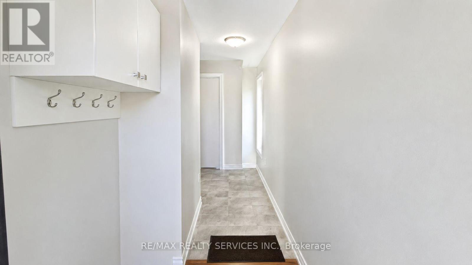 Row / Townhouse for Sale in 5925 SAIGON STREET|Mississauga (East Credit), Ontario L5V2V9 3