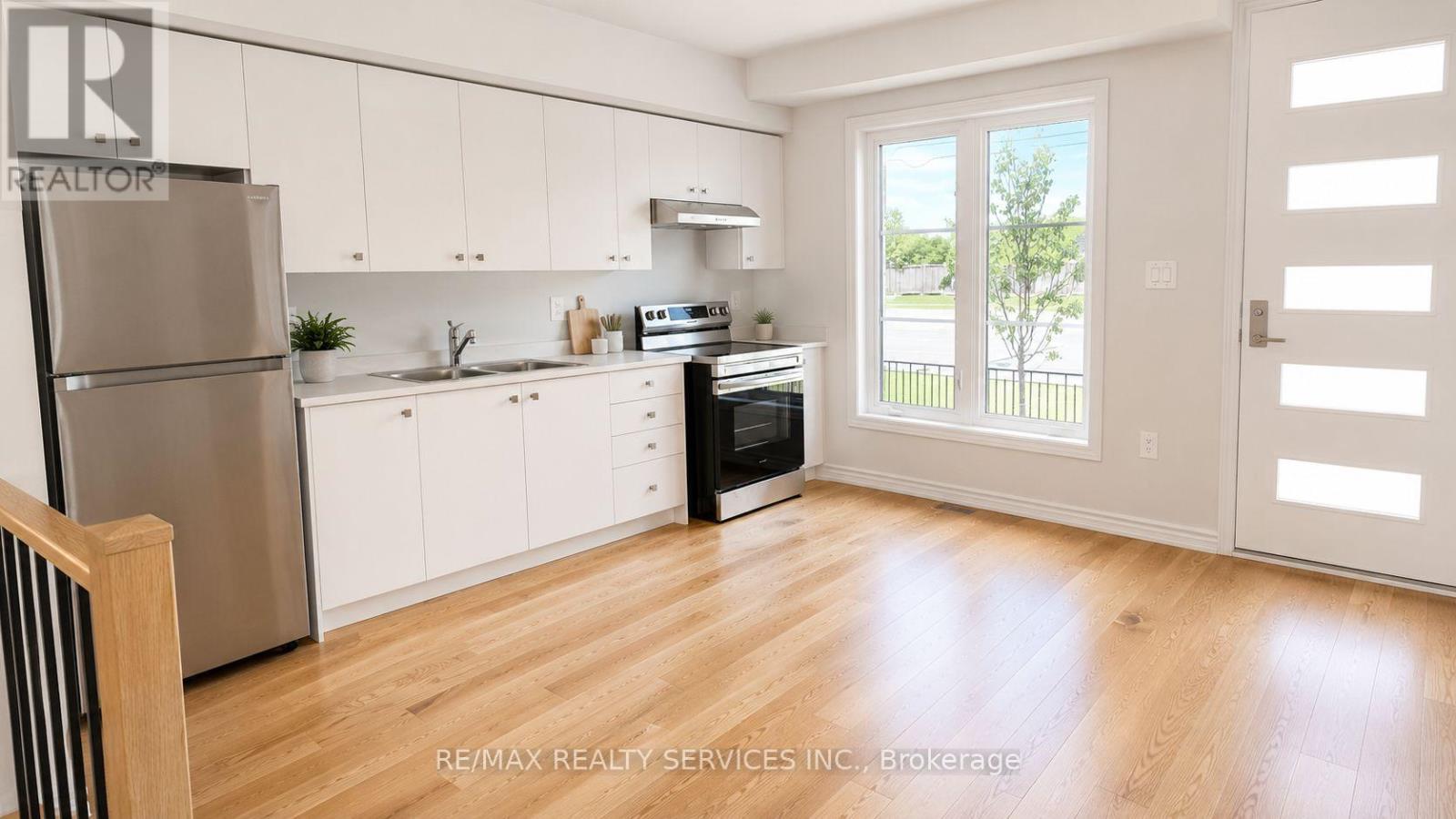 Row / Townhouse for Sale in 5925 SAIGON STREET|Mississauga (East Credit), Ontario L5V2V9 5