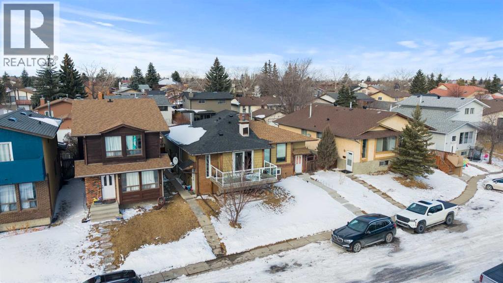 Duplex for Sale in 58 Templeson Crescent NE|Calgary, Alberta T1Y5L8 4